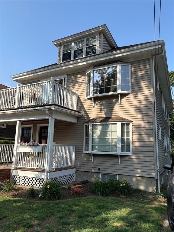 Building Photo - 44 Hillsdale St