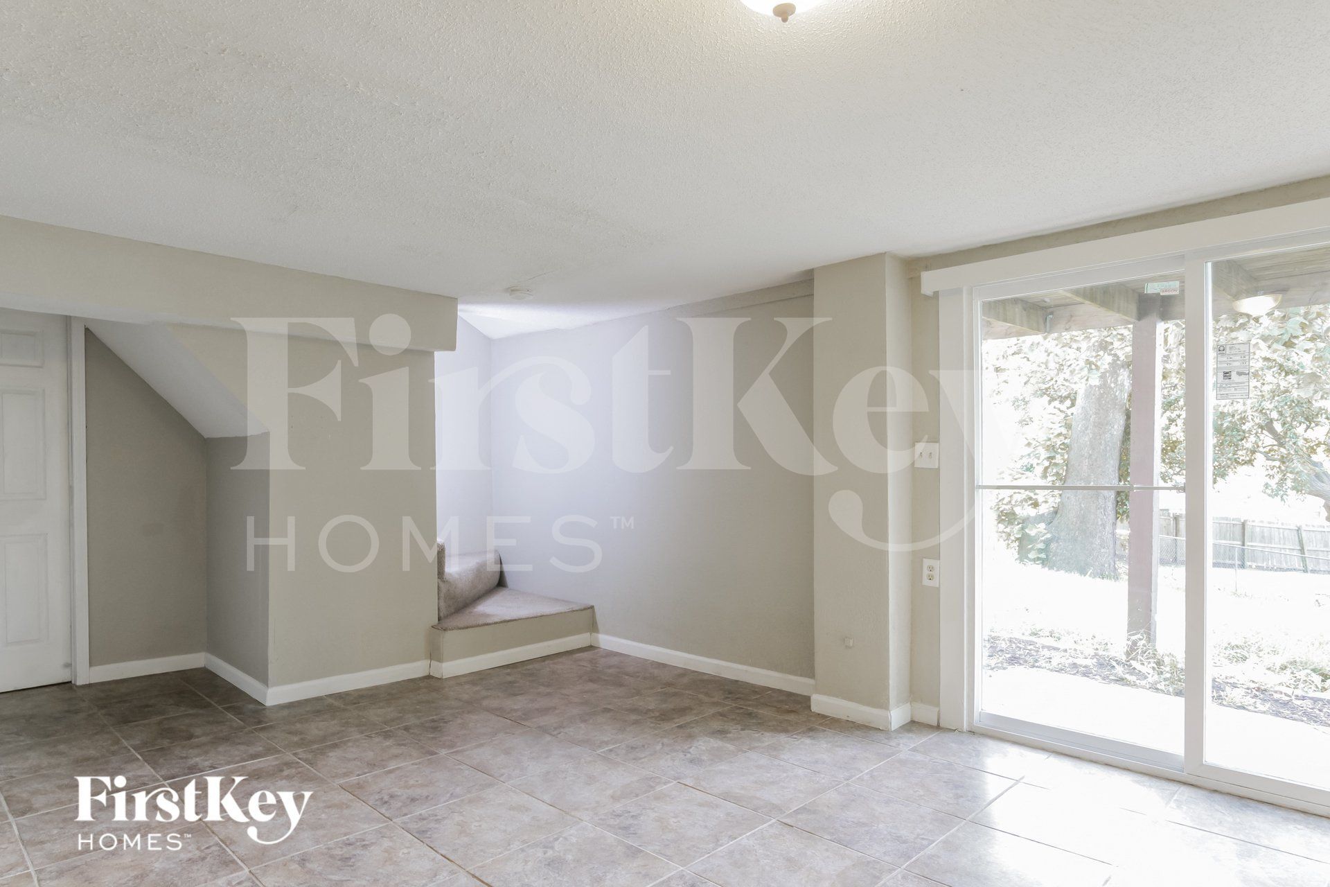 Building Photo - 717 NE Westwind Dr