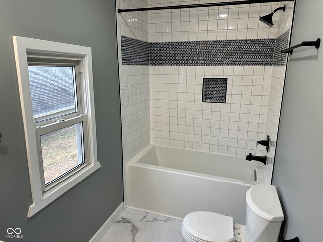 Building Photo - 310 S Nebraska St