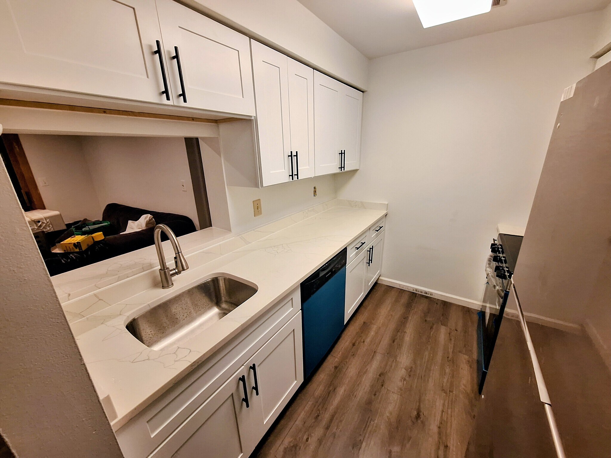 New Kitchen w/ Stainless Steel Appliances, Quartz Countertops, Shaker Cabinets - 1015 Ravens Crest Dr