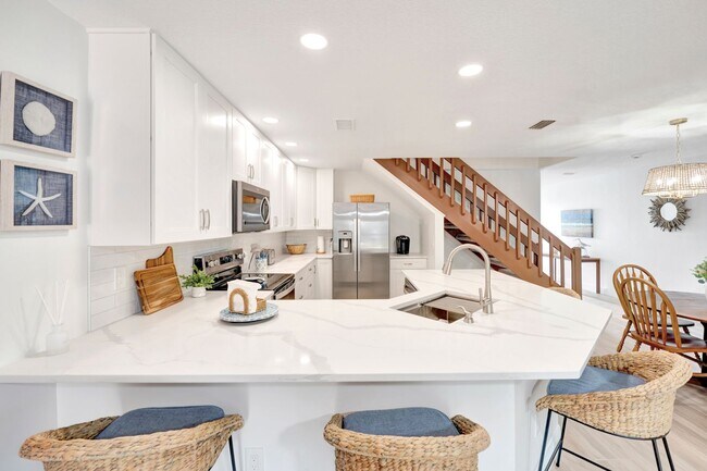 Building Photo - Make this your winter getaway!