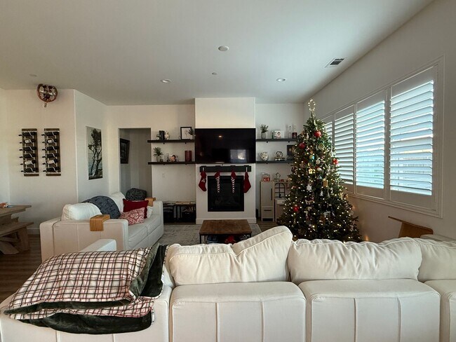 Building Photo - Executive Single-Story Living in Vintage Ranch/Rice Ranch Community