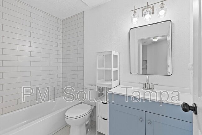 Building Photo - 7515 S Westshore Blvd