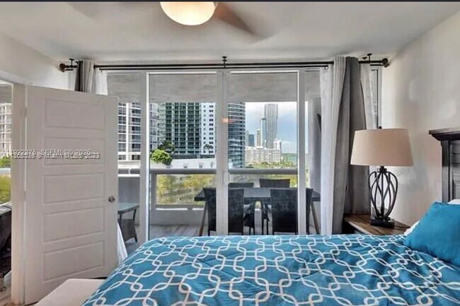 Building Photo - 1717 N Bayshore Dr