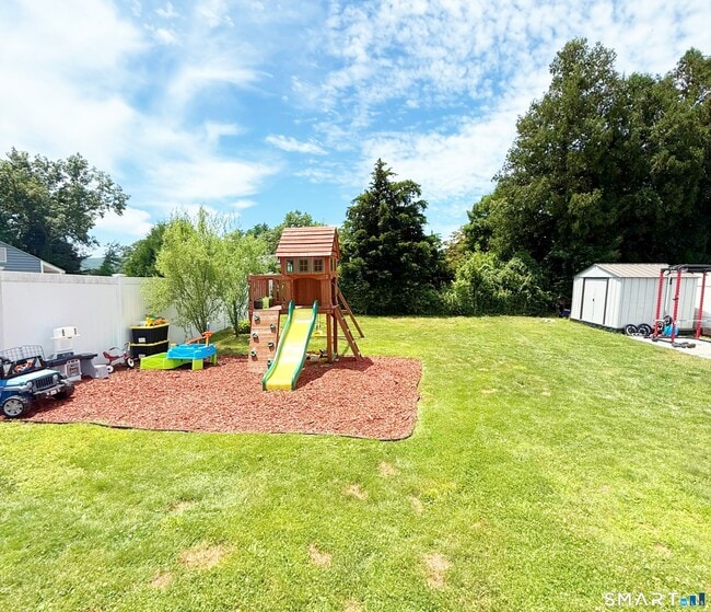 Building Photo - 124 Morningside Dr W