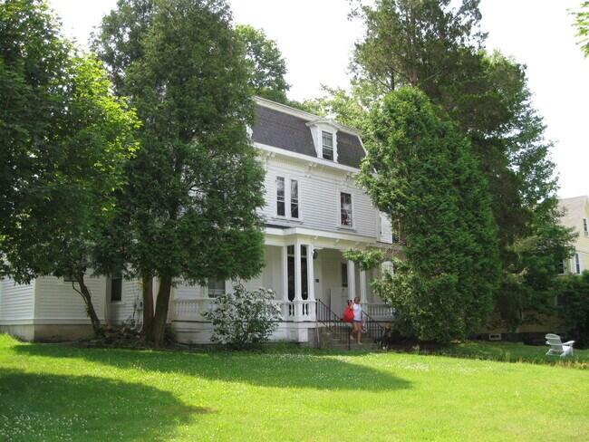 Primary Photo - 219 Washington St