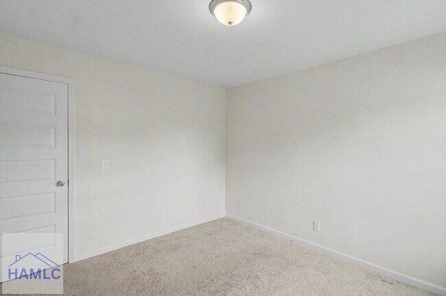 Building Photo - 274 Renwick Lp