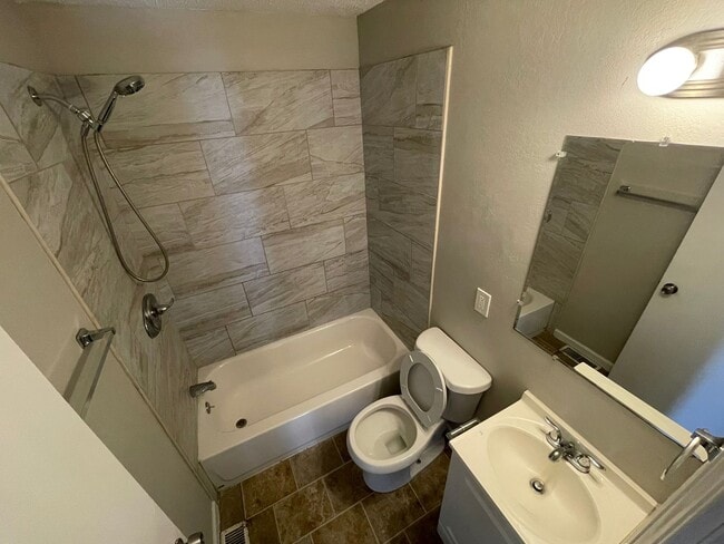 Building Photo - Coming Soon! Independence Home 3 Beds 2 Ba...