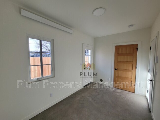 Building Photo - 2023 S Higgins Ave