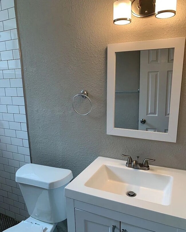 Building Photo - Live Steps from Sloan’s Lake – Beautiful 2 Bed, 1 Bath Garden-Level Apartment!