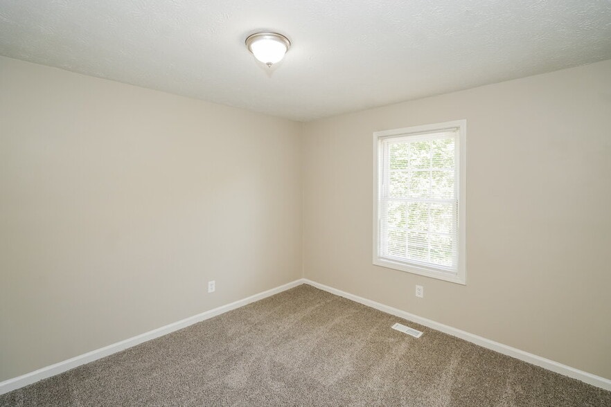 Building Photo - 3221 Jessica Dr