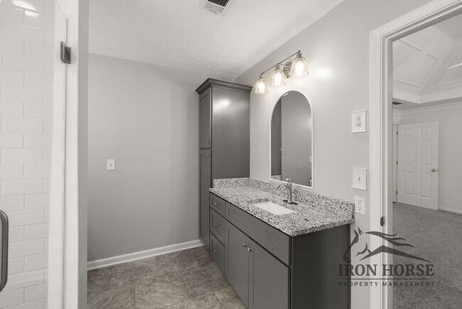 Building Photo - 379 Beech Hollow Trail SW