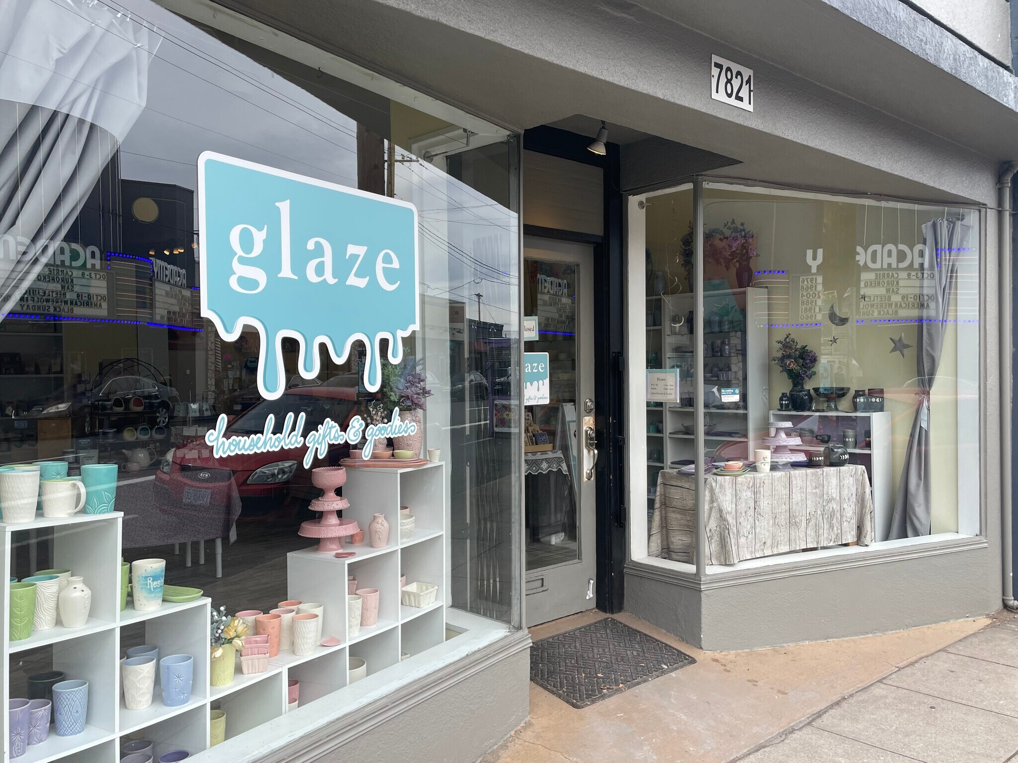 Building Photo - 833 SE 80th Ave