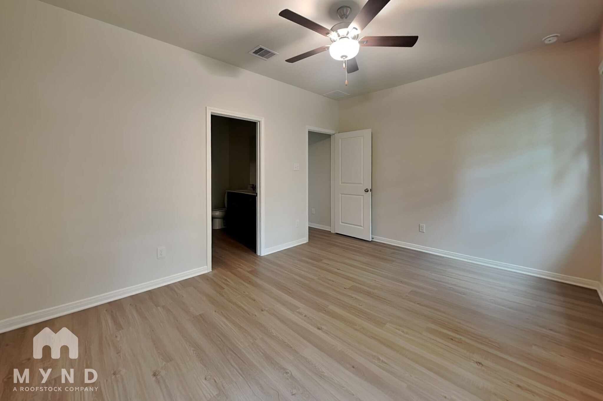 Building Photo - 15431 Maple Ter Dr