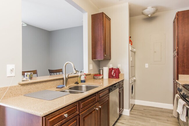 Building Photo - 1132 Grace Hill Dr