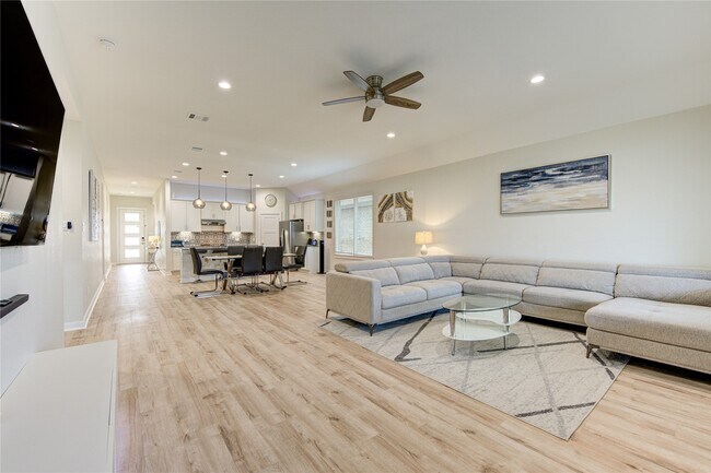 Building Photo - 22534 Petrizzi Ln