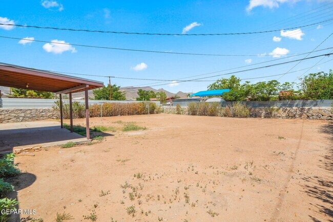Building Photo - 4913 Sierra Madre Dr