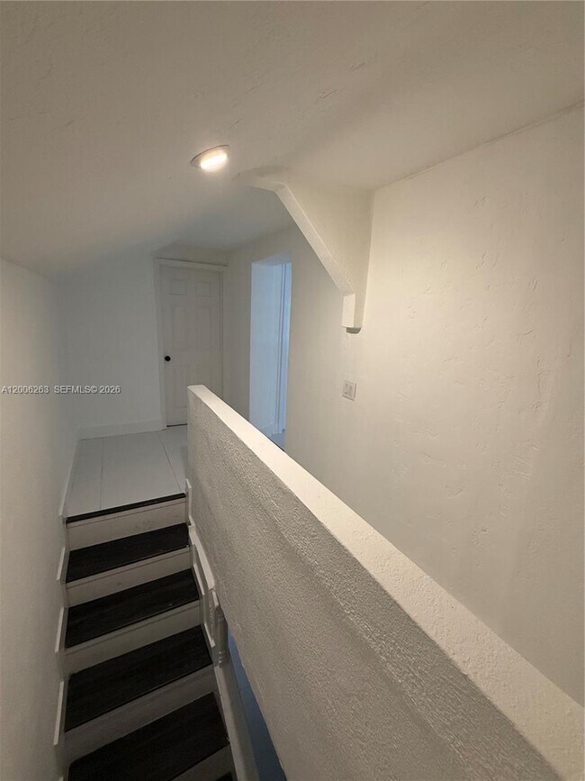 Building Photo - 6716 NW 6th Ave