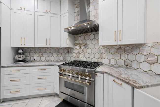 Building Photo - 8210 Prairie Ridge Way