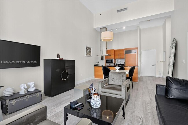 Building Photo - 485 Brickell Ave