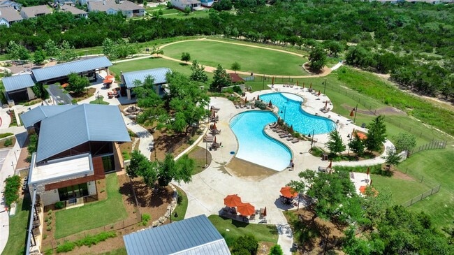 Building Photo - 829 Dayridge Dr