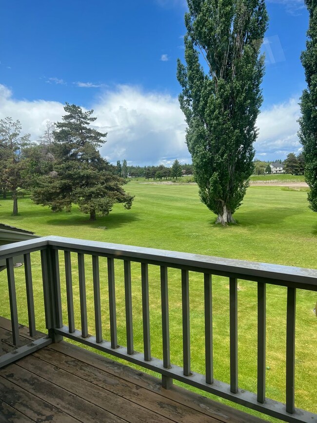 Building Photo - Stunning Kalispell Golf Course Home