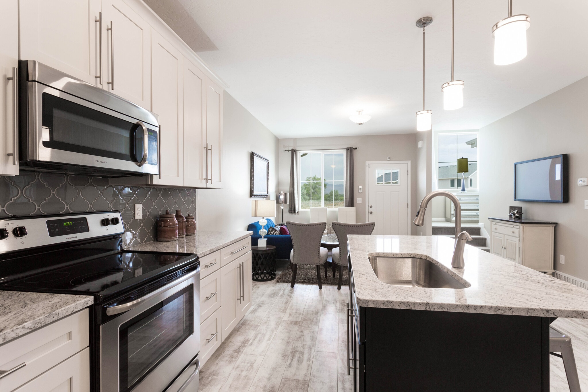 Kitchen - 14938 S Emerald Pools Ln