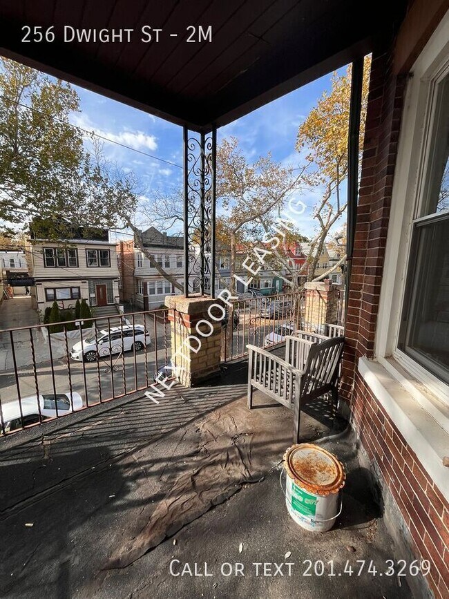 Building Photo - 256 Dwight St