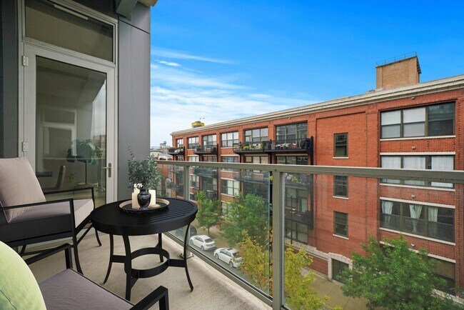 Building Photo - 128 S Aberdeen St