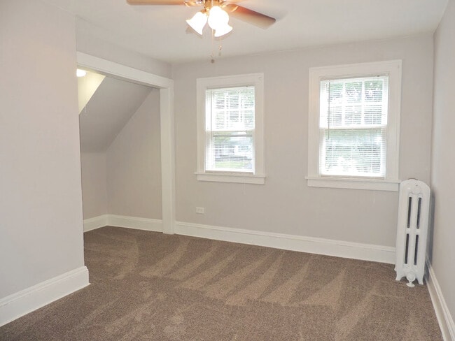 Building Photo - Completely Renovated 5 Bedroom - 1.5 Bath ...