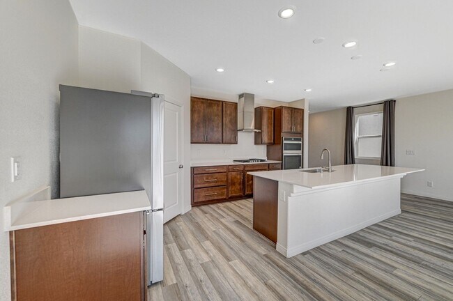 Building Photo - AMAZING 2 Story, 5 Bedroom Home in Gated community!