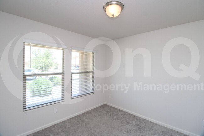 Building Photo - 961 W Verde Ln