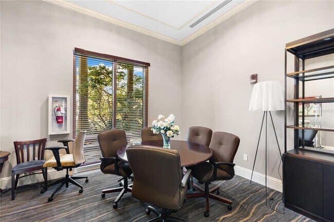 Building Photo - 800 N Tamiami Trl
