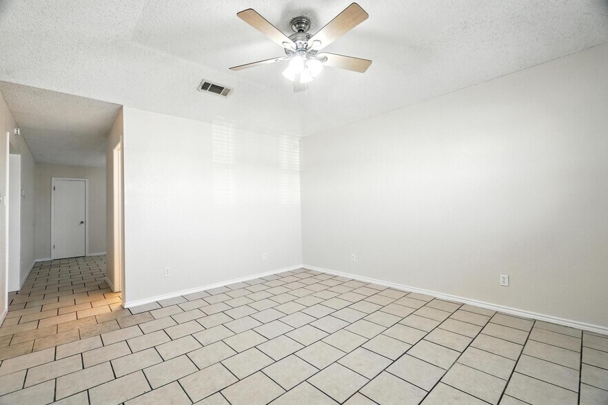 Building Photo - 2319 N Danville Dr