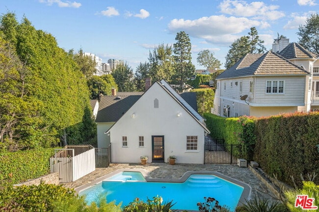 Building Photo - 10527 Le Conte Ave
