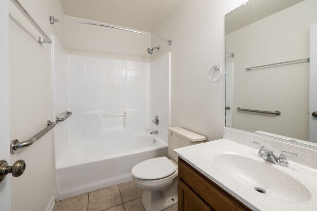 Building Photo - Beautiful Ranch in Pine Meadows | Water View