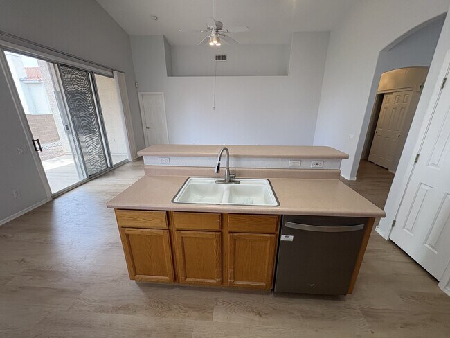 Building Photo - Sunrise & Sabino Canyon Four Bedroom Rental