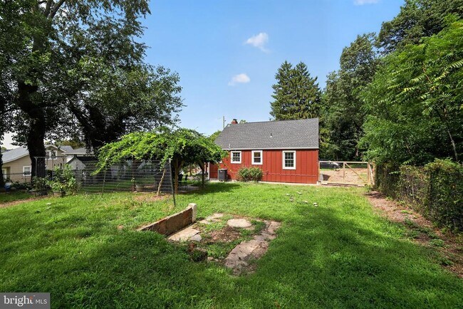 Building Photo - 4700 Addison Dr