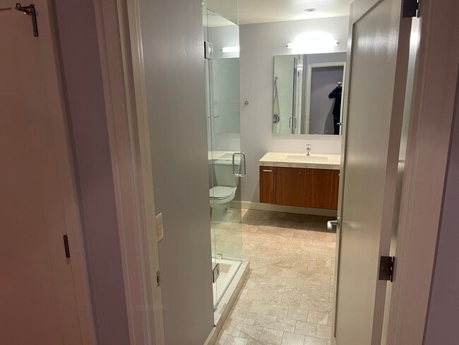 Building Photo - 841 S Gaines St