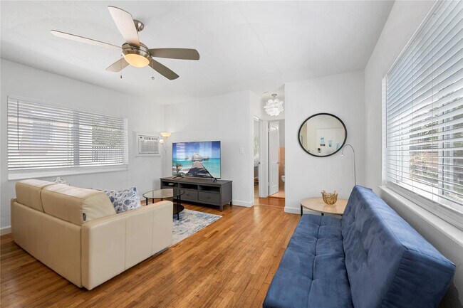 Building Photo - 3015 Seville St