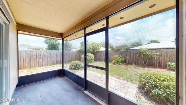 Building Photo - 111 Lobelia Rd