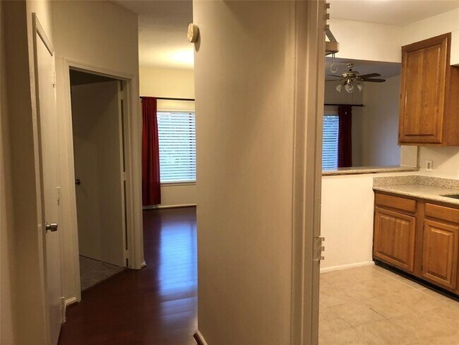 Building Photo - 2211 S Braeswood Blvd