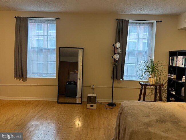 Building Photo - 114 N 3rd St