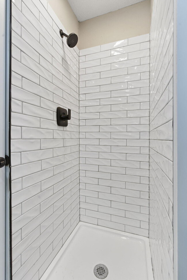 Building Photo - 2902 W Scott St