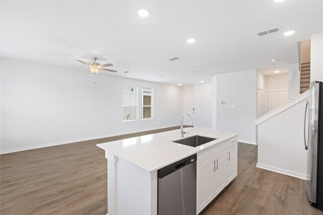 Building Photo - 3039 Dovedale St