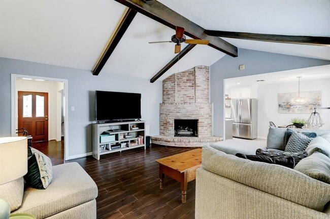 Building Photo - 9738 Derrik Dr