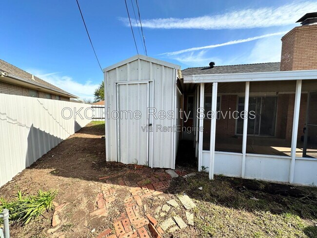 Building Photo - 1428 SW 72nd St