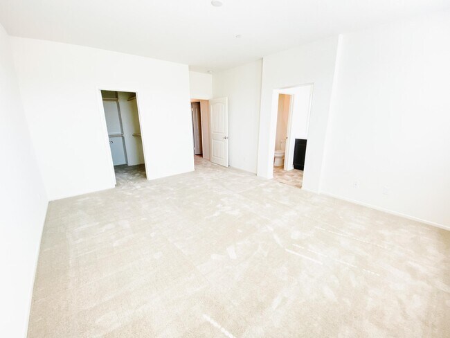 Building Photo - 27423 Georgetown Dr