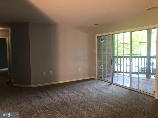 Building Photo - 114-7 Timberlake Terrace