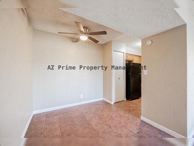 Building Photo - 2411 W Hazelwood St
